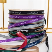 Seidenband in der Kleidung